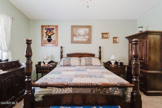 6314 Almond Valley Way, Quartz Hill, CA 93536