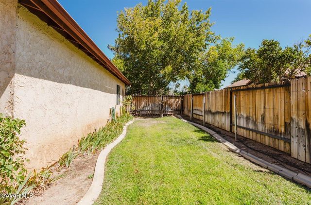 6314 Almond Valley Way, Quartz Hill, CA 93536