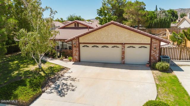 6314 Almond Valley Way, Quartz Hill, CA 93536