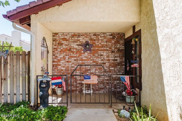6314 Almond Valley Way, Quartz Hill, CA 93536