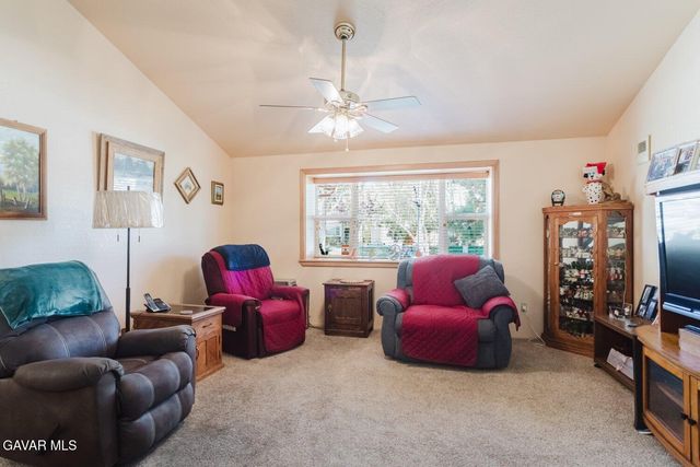 6314 Almond Valley Way, Quartz Hill, CA 93536