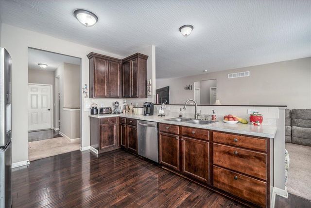 678 Green Forest Place Place, Lithopolis, OH 43136