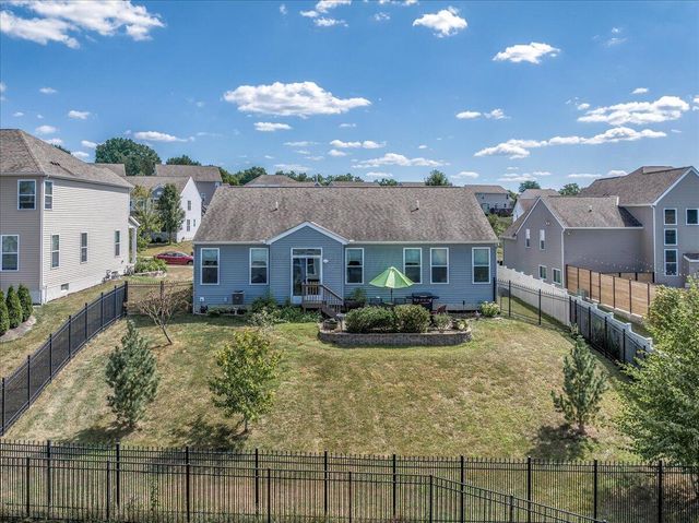 678 Green Forest Place Place, Lithopolis, OH 43136