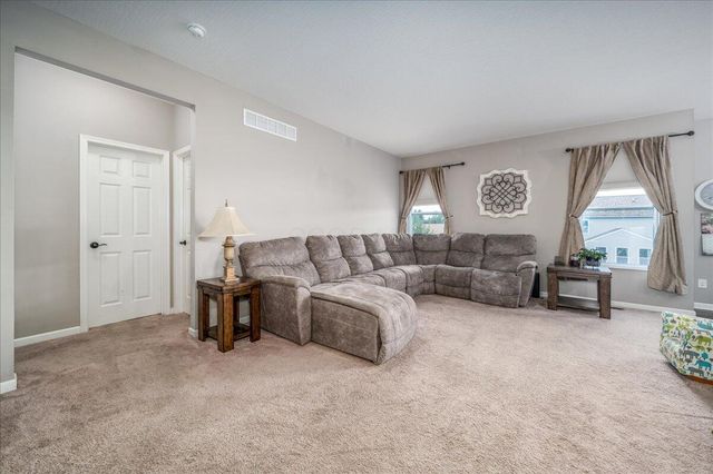 678 Green Forest Place Place, Lithopolis, OH 43136