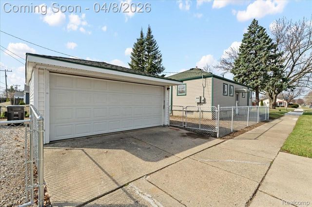 7807 Monroe Boulevard, Taylor, MI 48180
