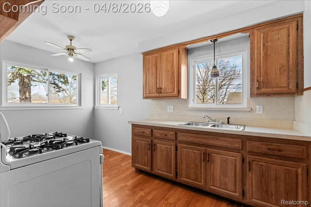 7807 Monroe Boulevard, Taylor, MI 48180