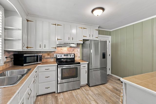 122 Hammond Ave, Lebanon, TN 37087