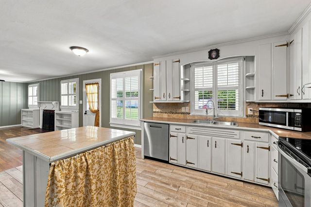 122 Hammond Ave, Lebanon, TN 37087