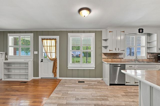 122 Hammond Ave, Lebanon, TN 37087