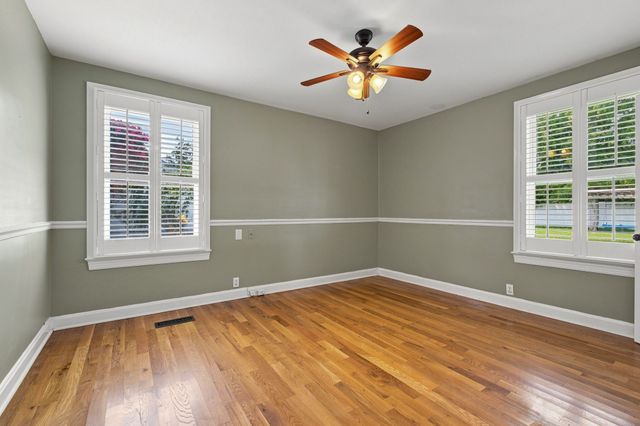 122 Hammond Ave, Lebanon, TN 37087