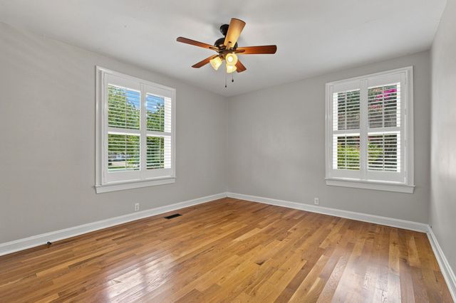 122 Hammond Ave, Lebanon, TN 37087