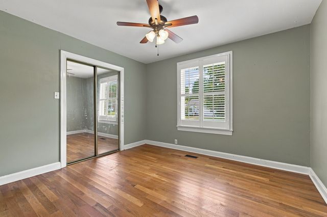 122 Hammond Ave, Lebanon, TN 37087