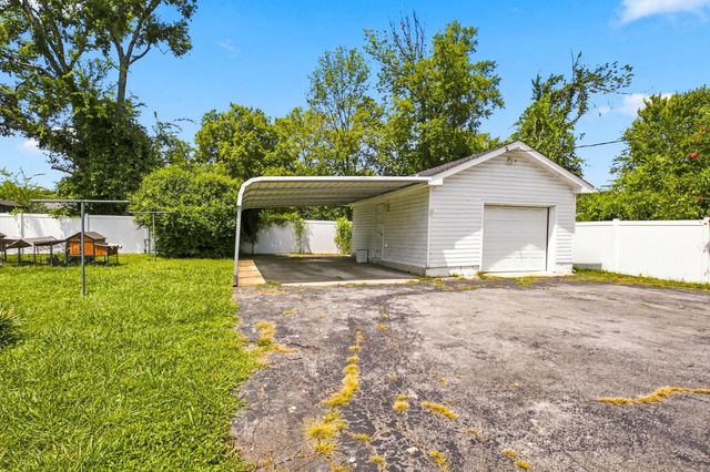 122 Hammond Ave, Lebanon, TN 37087