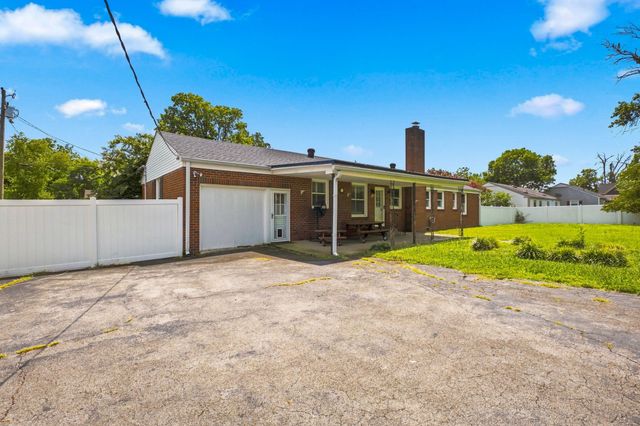 122 Hammond Ave, Lebanon, TN 37087