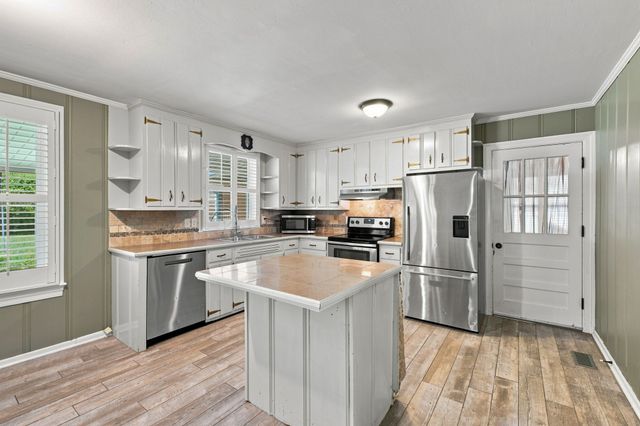 122 Hammond Ave, Lebanon, TN 37087