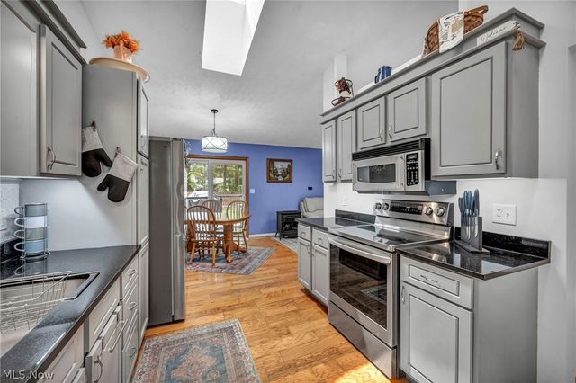 2608 Pine Oak Court, Niles, OH 44446