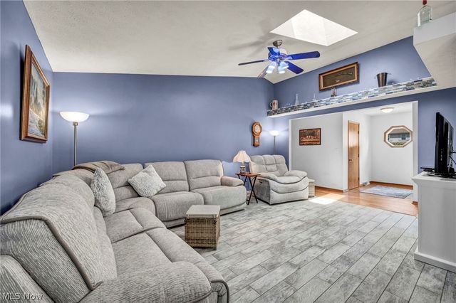 2608 Pine Oak Court, Niles, OH 44446