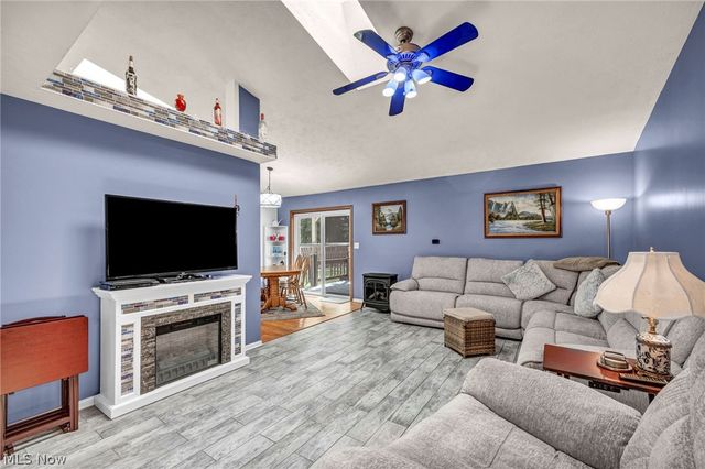 2608 Pine Oak Court, Niles, OH 44446