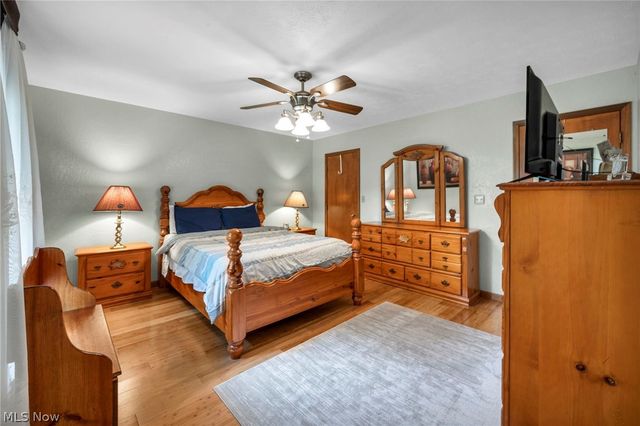 2608 Pine Oak Court, Niles, OH 44446