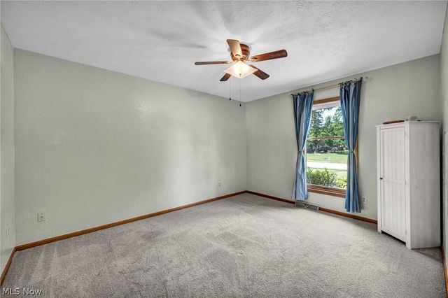 2608 Pine Oak Court, Niles, OH 44446