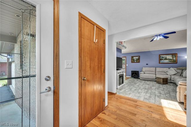 2608 Pine Oak Court, Niles, OH 44446