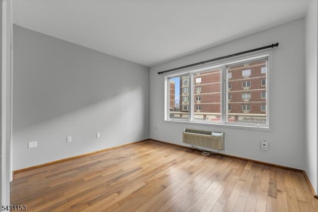 3103 City Pl, Edgewater Boro, NJ 07020