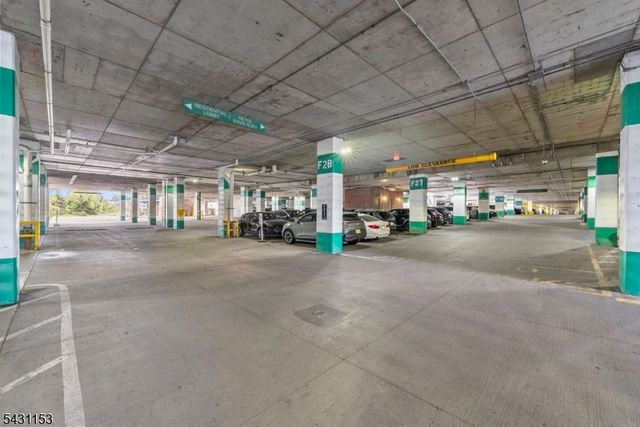 3103 City Pl, Edgewater Boro, NJ 07020