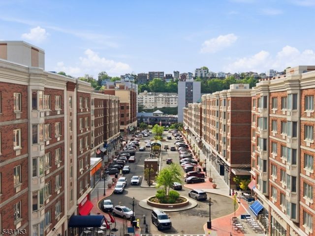 3103 City Pl, Edgewater Boro, NJ 07020