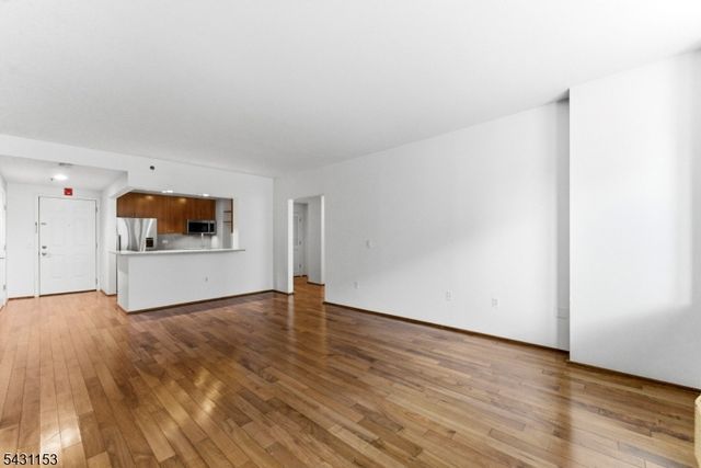 3103 City Pl, Edgewater Boro, NJ 07020