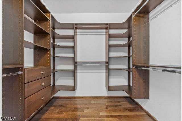 3103 City Pl, Edgewater Boro, NJ 07020