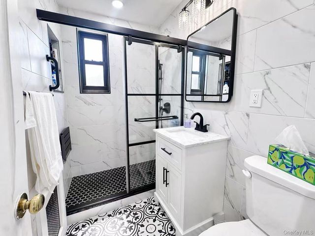 15916 16th Avenue 2FL, Whitestone, NY 11357