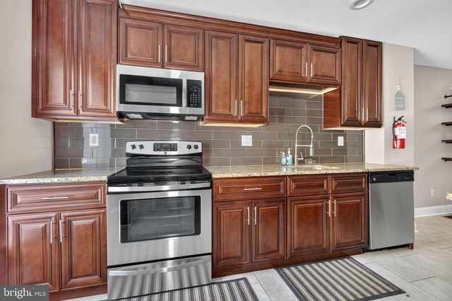 219 KEATS CT, Sicklerville, NJ 08081