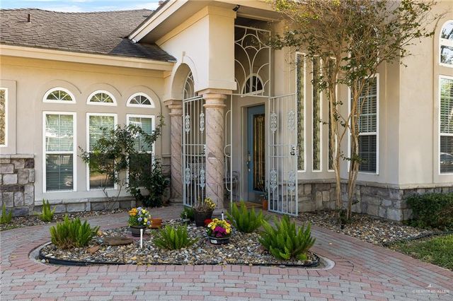 818 Hill Country Road, Edinburg, TX 78539
