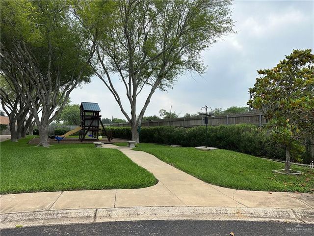 818 Hill Country Road, Edinburg, TX 78539