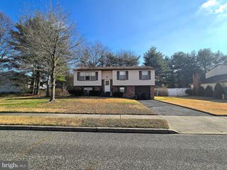 23 DUNHAM LOOP, Berlin, NJ 08009