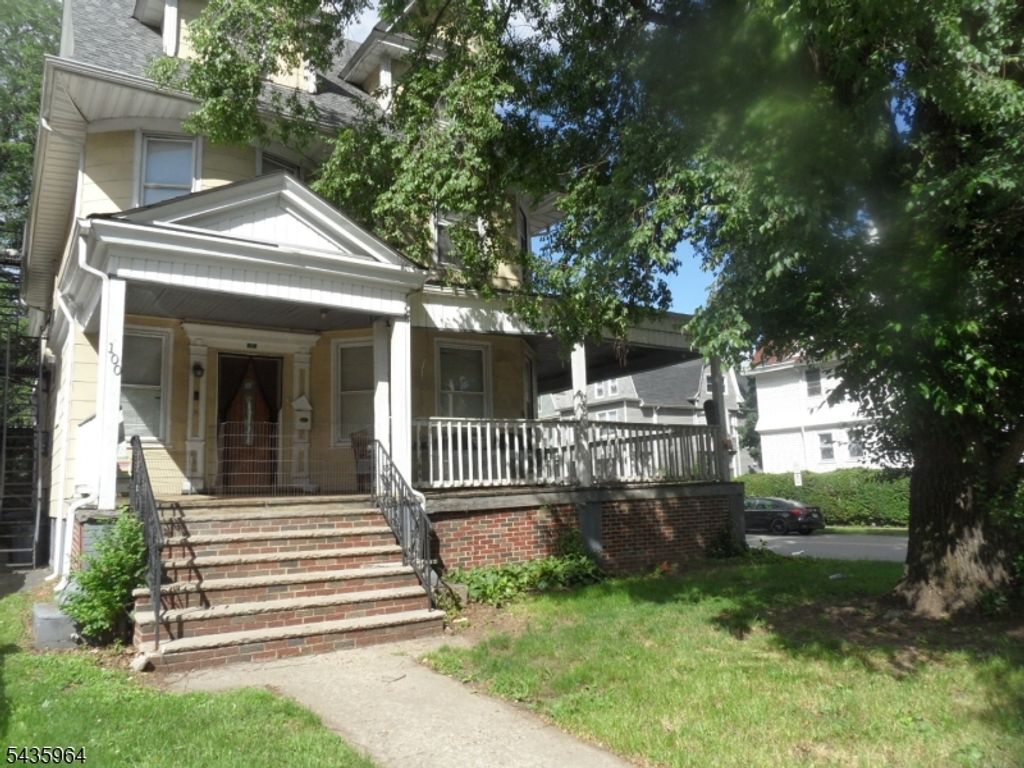 100 Park Ave, East Orange City, NJ 07017