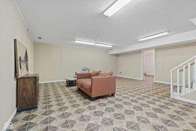 1070 Lincoln Hill Road, Martinsville, IN 46151