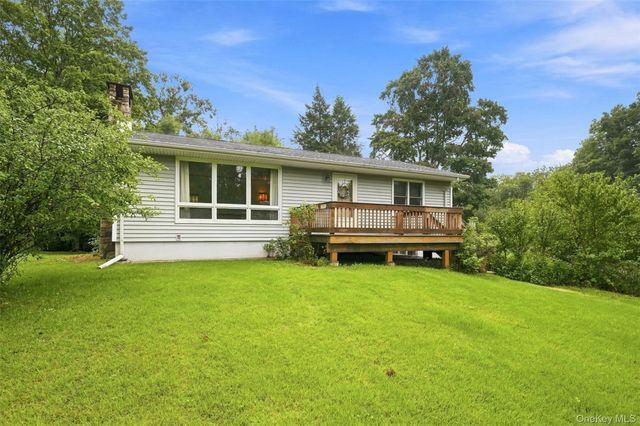 31 Red Barn Road, Pine Bush, NY 12566