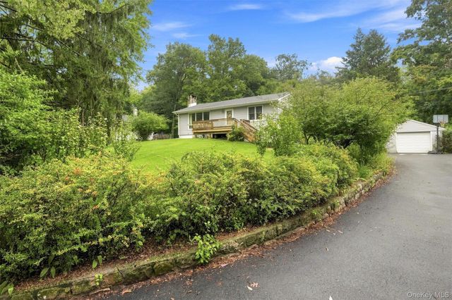 31 Red Barn Road, Pine Bush, NY 12566