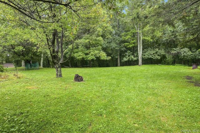31 Red Barn Road, Pine Bush, NY 12566