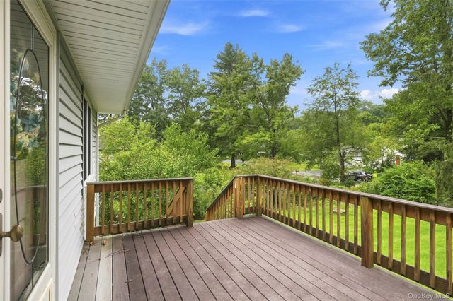 31 Red Barn Road, Pine Bush, NY 12566