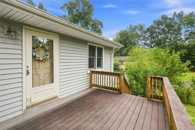31 Red Barn Road, Pine Bush, NY 12566
