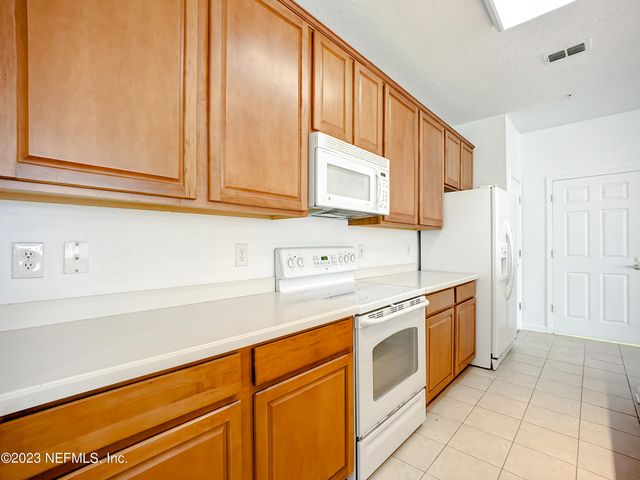 13364 BEACH Boulevard, 525, Jacksonville, FL 32224