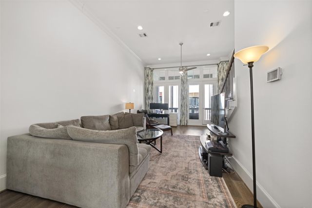 3307 Timbergrove Oaks Street, Houston, TX 77008