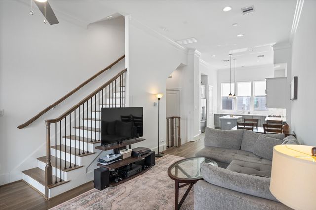 3307 Timbergrove Oaks Street, Houston, TX 77008