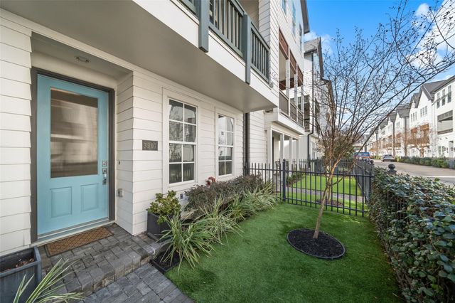 3307 Timbergrove Oaks Street, Houston, TX 77008