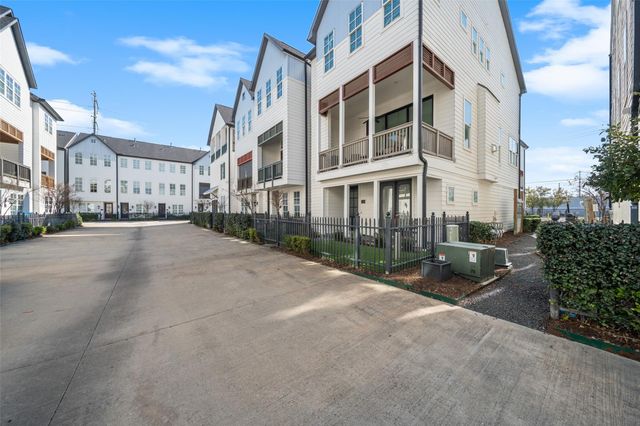 3307 Timbergrove Oaks Street, Houston, TX 77008