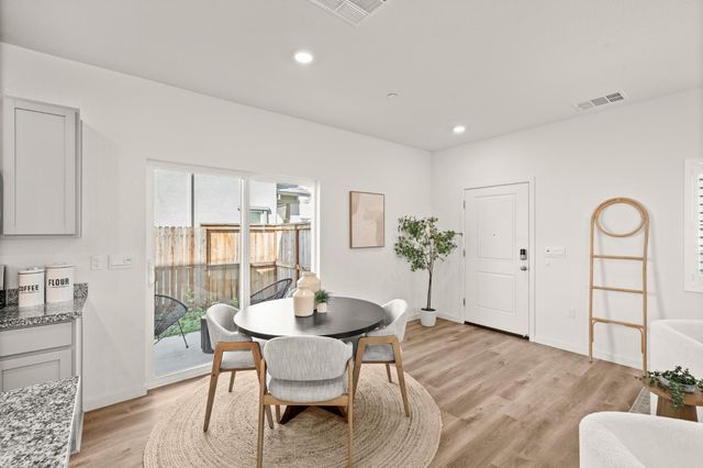 5600 Molino Cir, Roseville, CA 95747