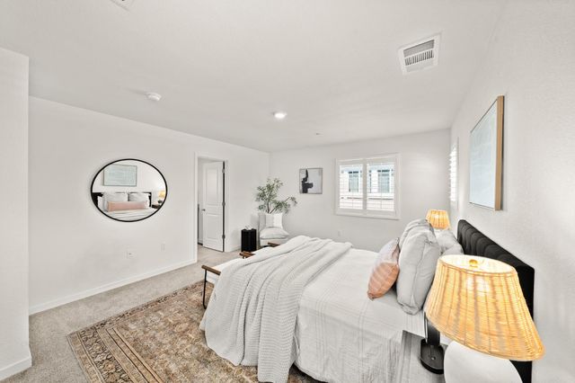 5600 Molino Cir, Roseville, CA 95747