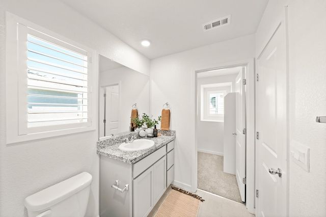 5600 Molino Cir, Roseville, CA 95747